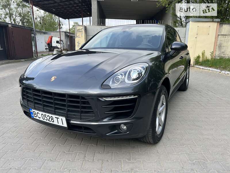 Porsche Macan (2018)