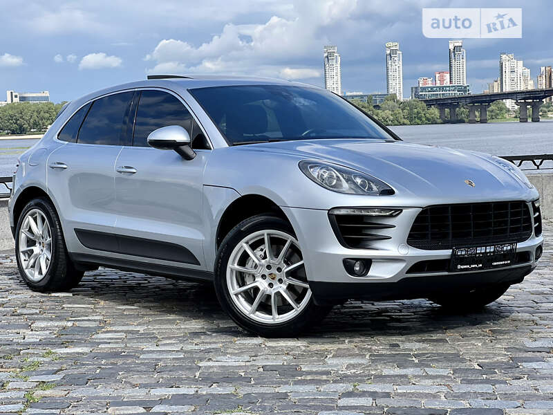 Porsche Macan (2015)