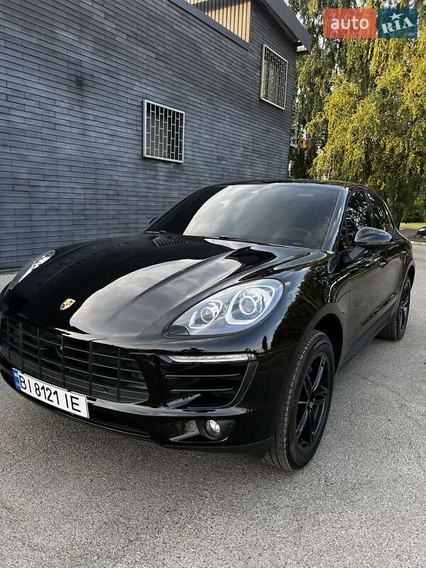 Porsche Macan (2017)