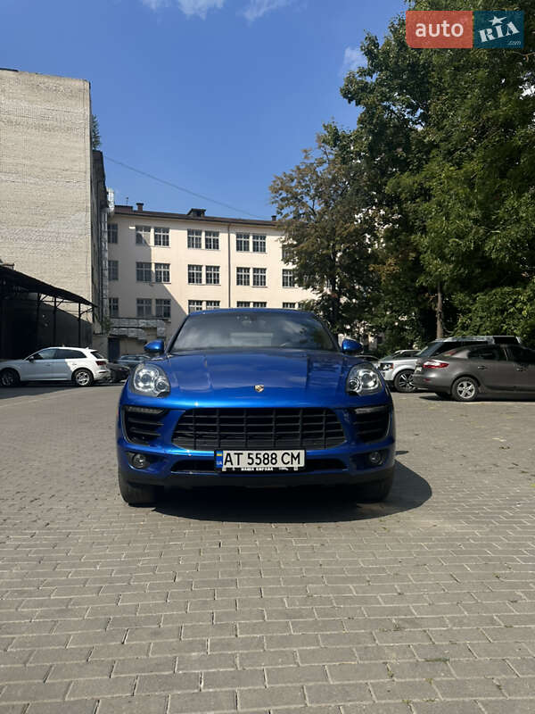 Porsche Macan (2015)