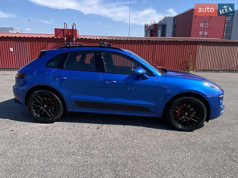 Porsche Macan (2016)