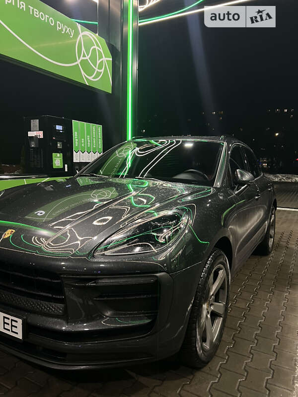 Porsche Macan (2023)