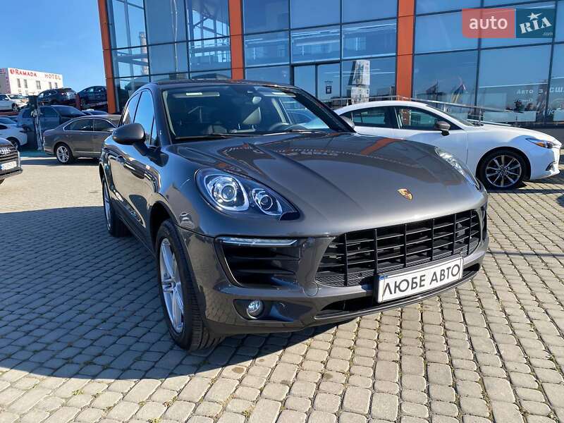 Porsche Macan (2017)