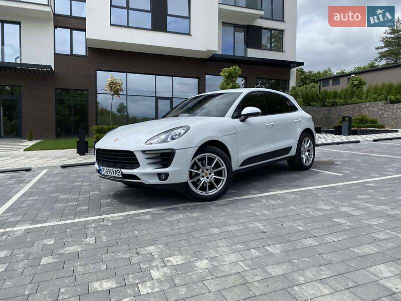 Porsche Macan (2016)