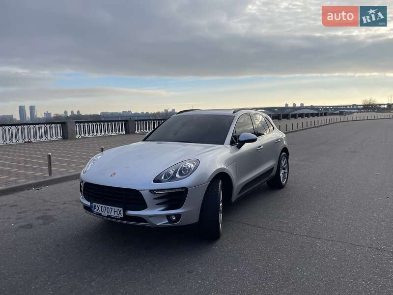 Porsche Macan (2017)