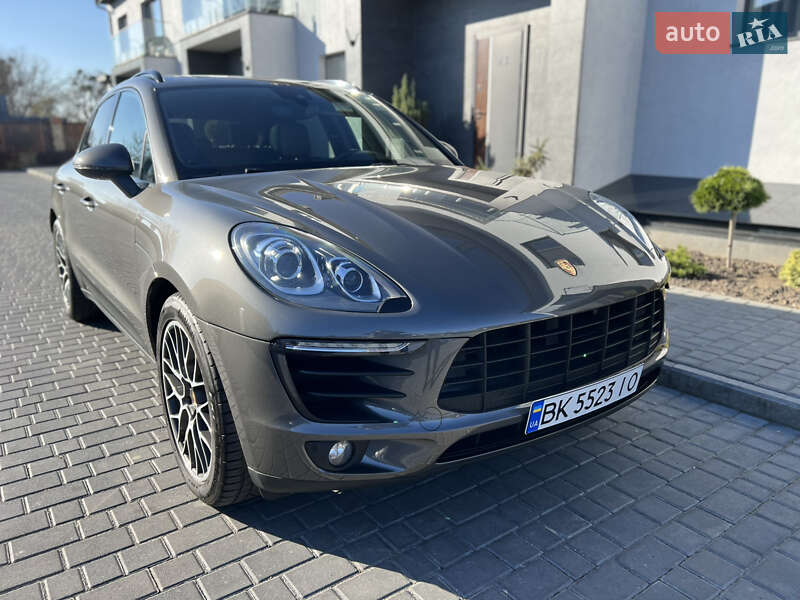 Porsche Macan (2018)