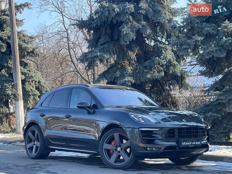 Porsche Macan (2016)