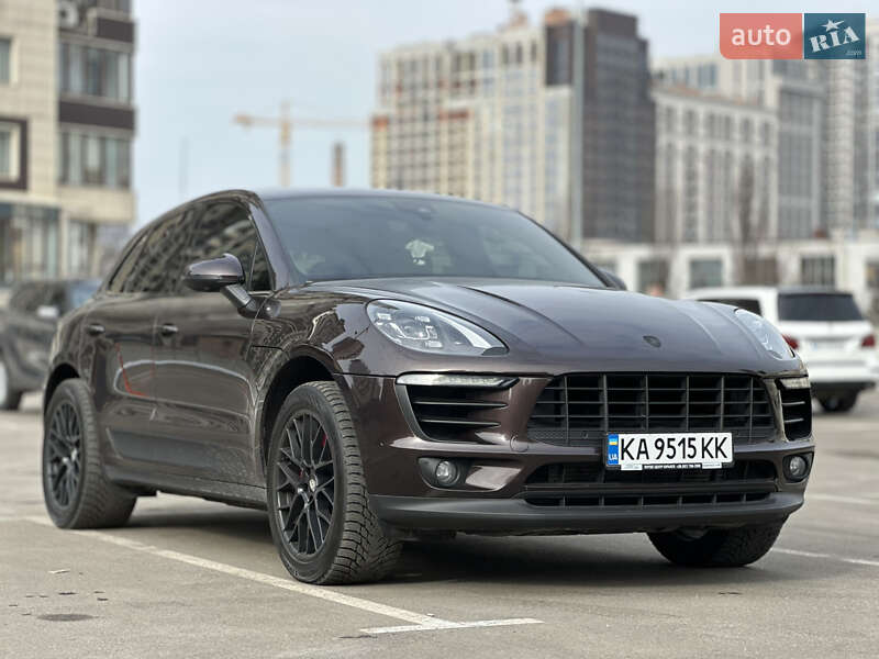 Porsche Macan (2016)