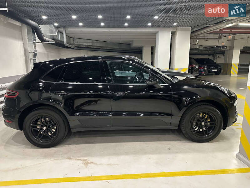 Porsche Macan (2017)