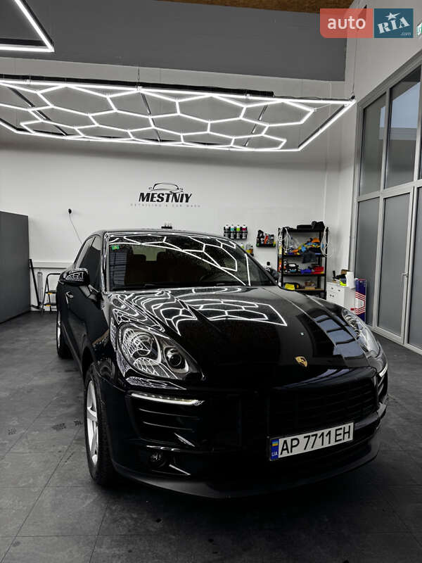 Porsche Macan (2017)