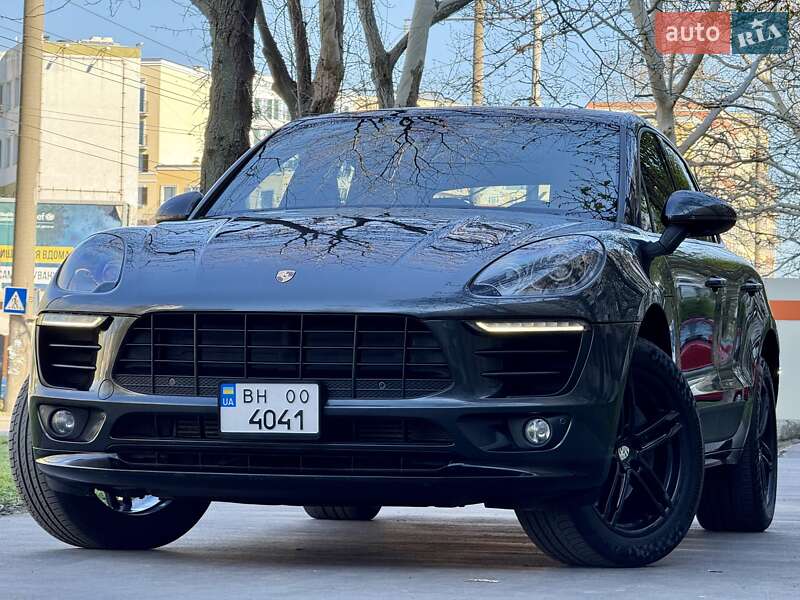 Porsche Macan (2016)
