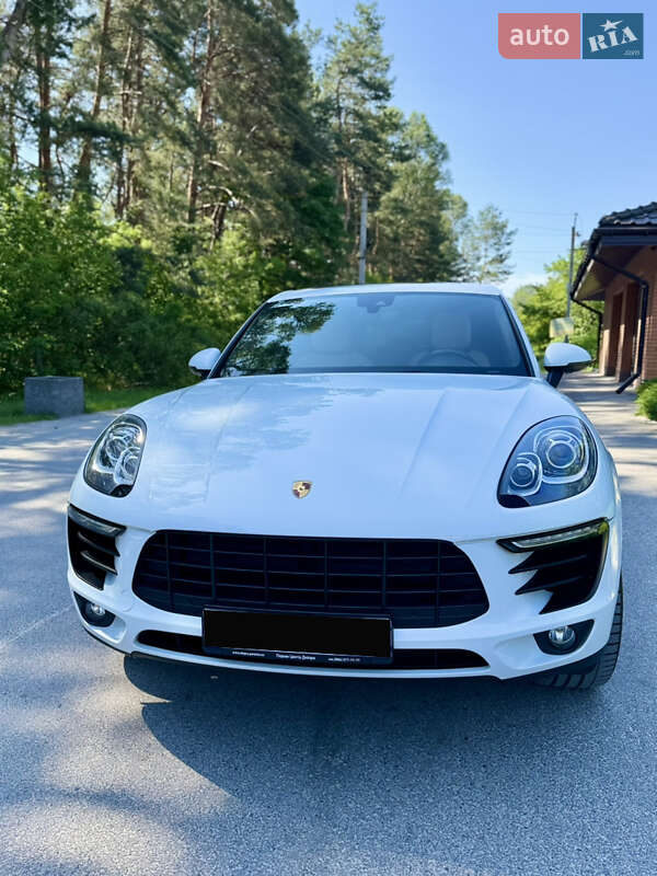 Porsche Macan (2016)