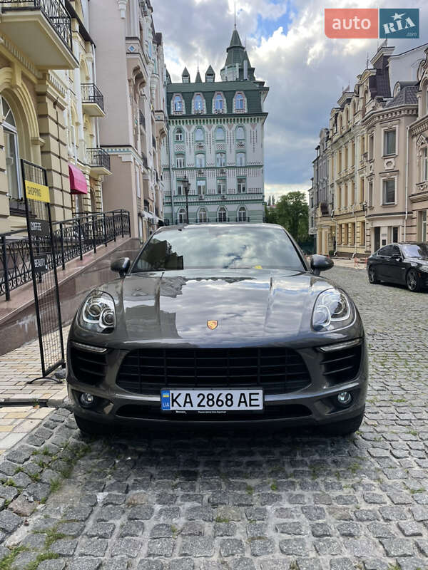 Porsche Macan (2018)