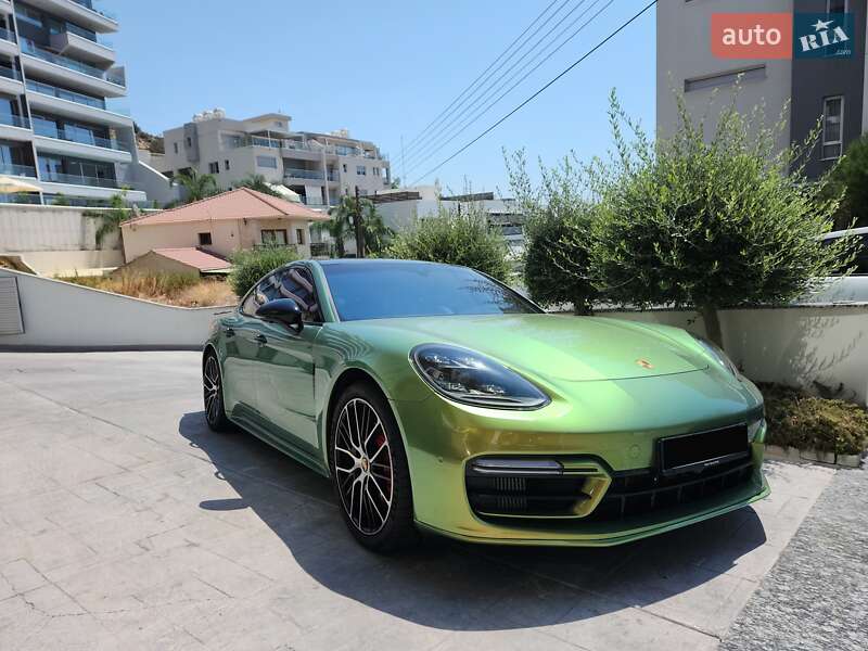 Porsche Panamera (2022)