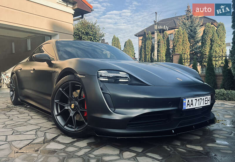 Porsche Taycan (2020)