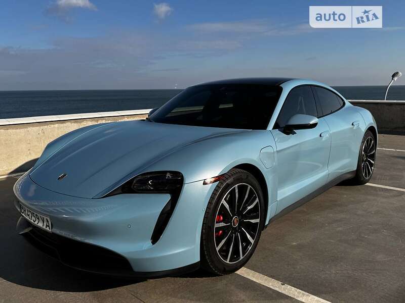 Porsche Taycan (2021)
