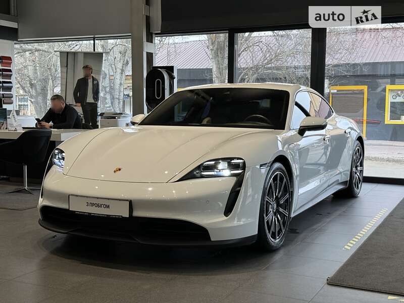 Porsche Taycan (2020)