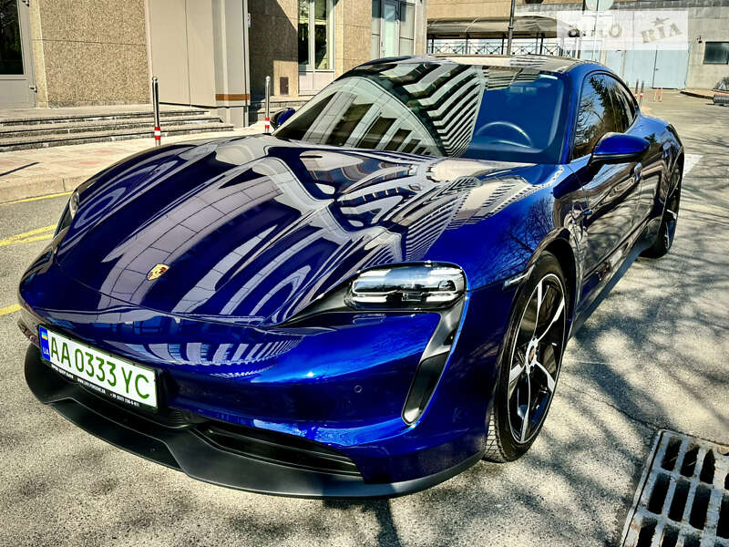 Porsche Taycan (2021)