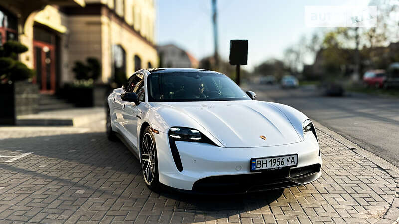 Porsche Taycan (2020)