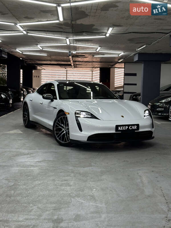 Porsche Taycan (2020)
