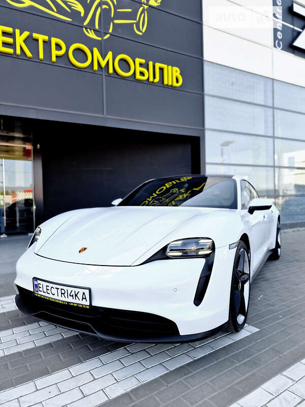 Porsche Taycan (2022)