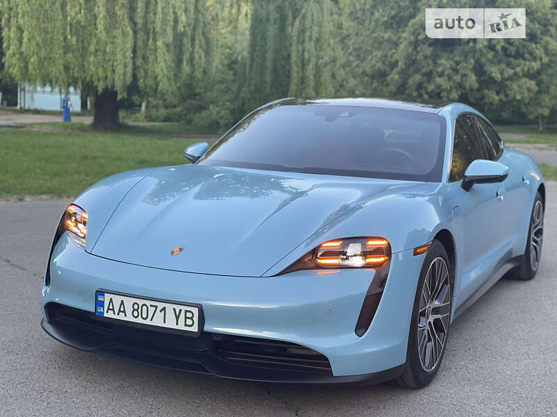 Porsche Taycan (2022)