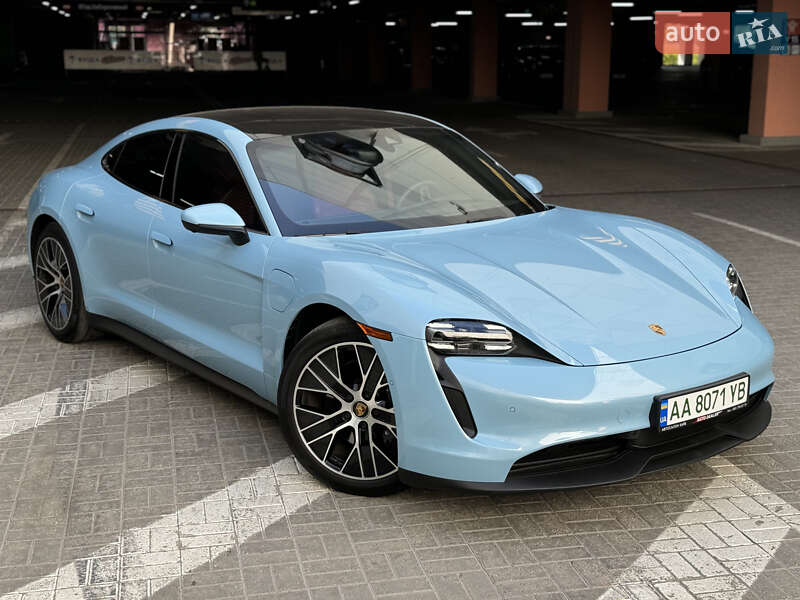 Porsche Taycan (2022)