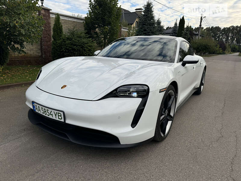 Porsche Taycan (2022)