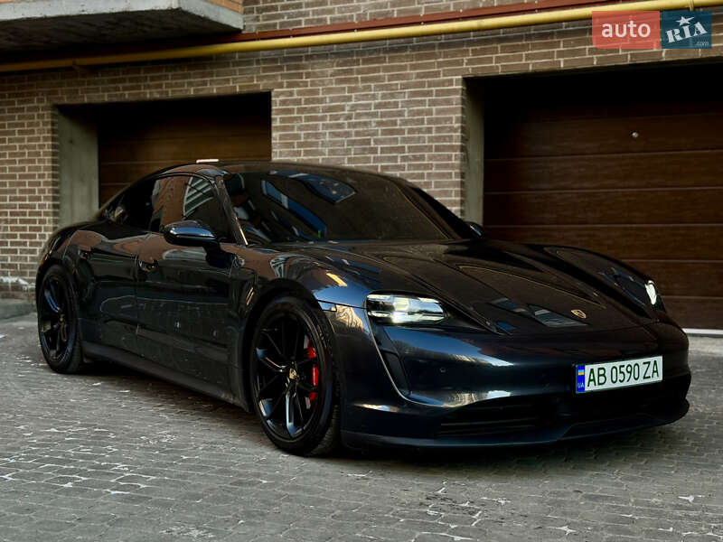 Porsche Taycan (2021)