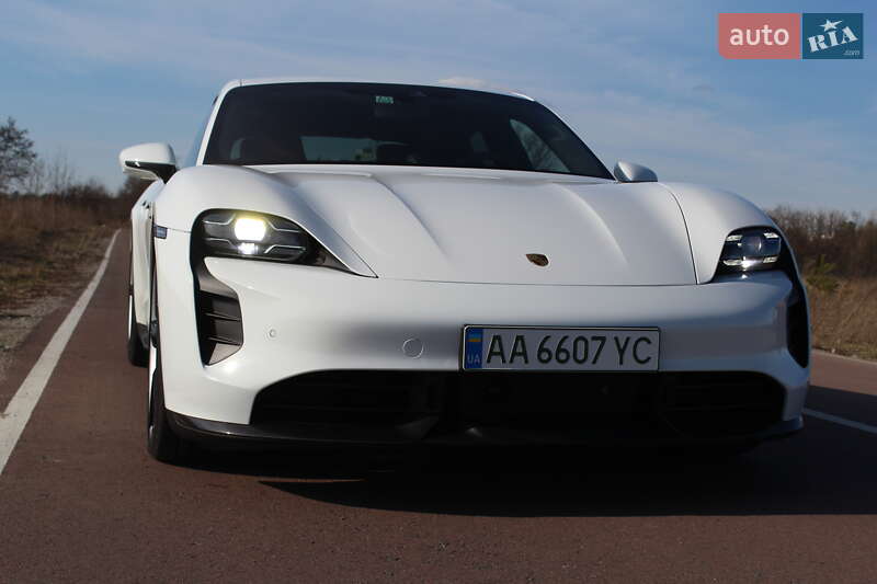 Porsche Taycan (2020)