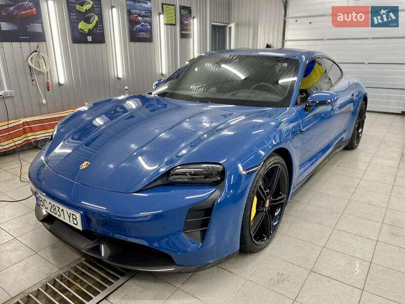 Porsche Taycan (2022)