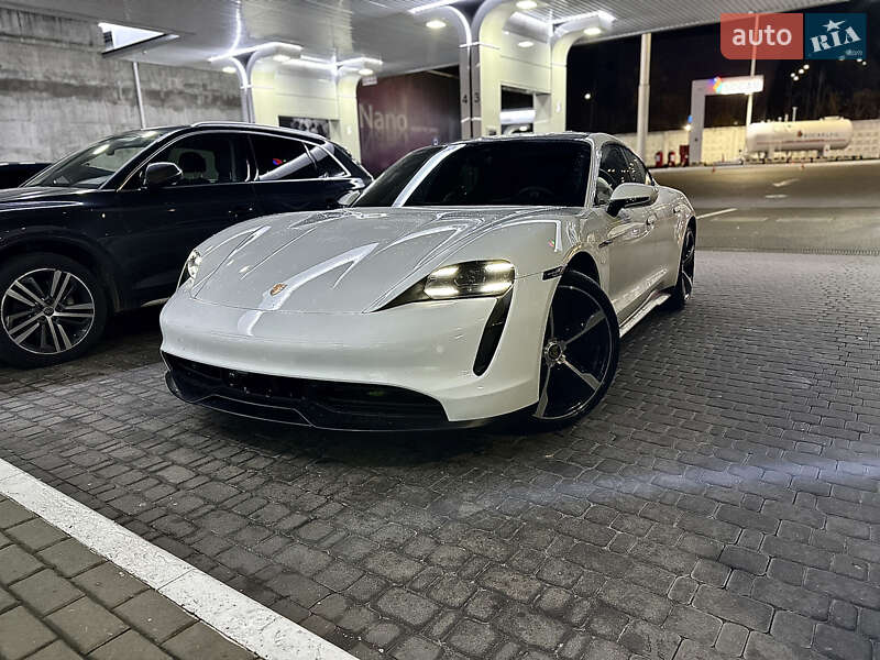 Porsche Taycan (2023)