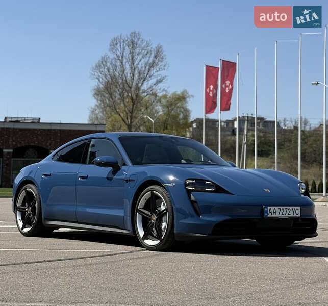 Porsche Taycan (2021)