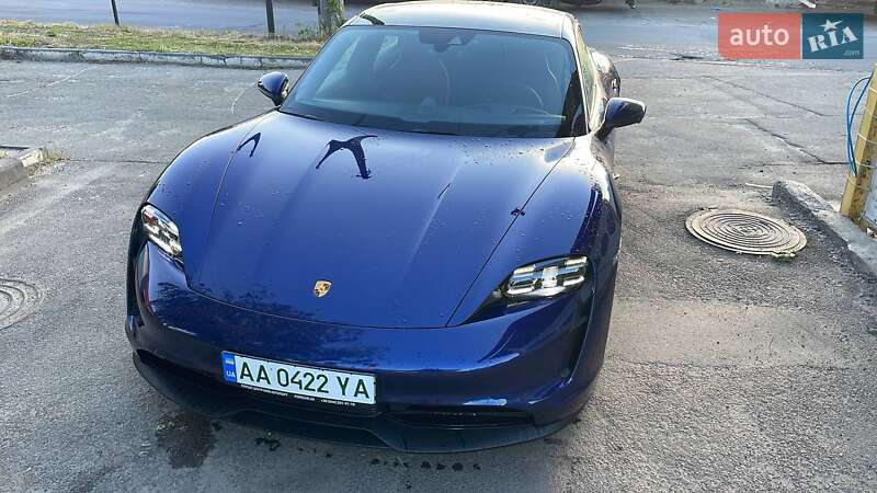 Porsche Taycan (2021)