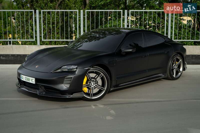 Porsche Taycan (2021)