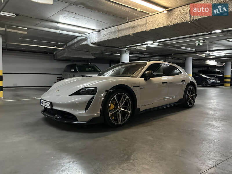 Porsche Taycan (2023)