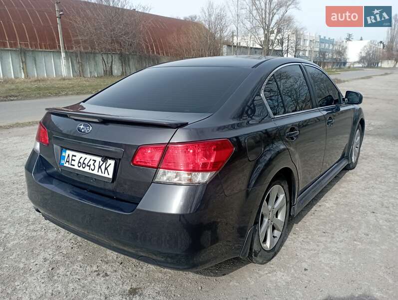 Subaru Legacy (2011)