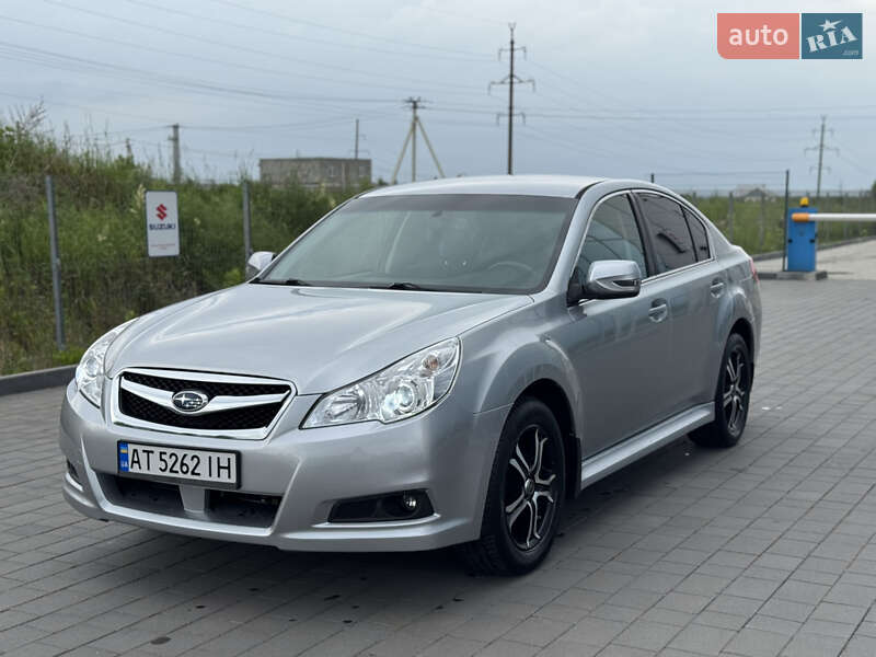Subaru Legacy (2011)