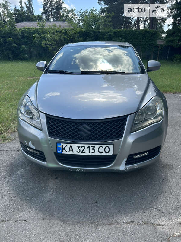Suzuki Kizashi (2010)