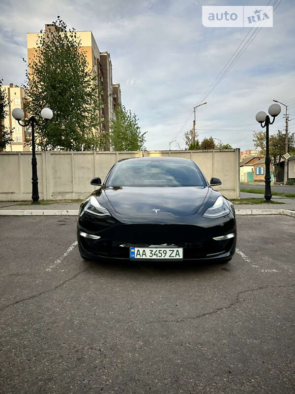 Tesla Model 3 awd (2019)