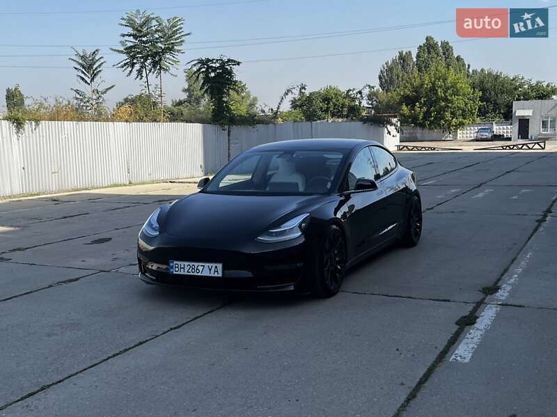 Tesla Model 3 (2019)