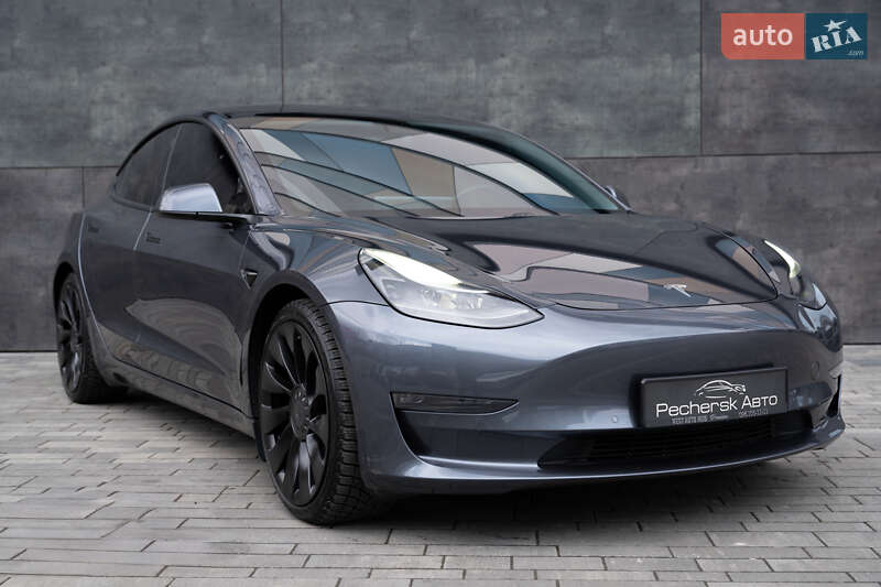 Tesla Model 3 (2021)