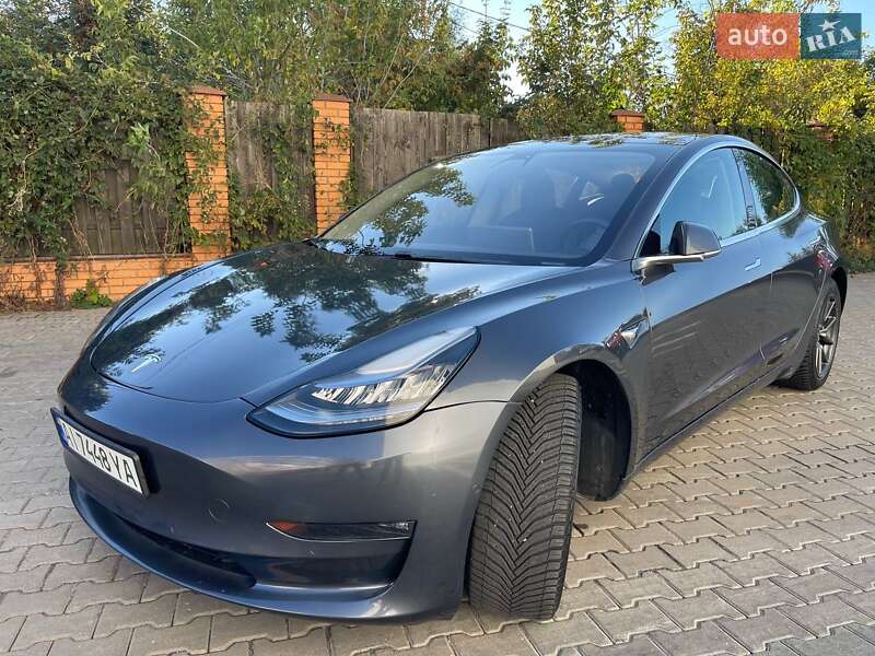 Tesla Model 3 (2018)