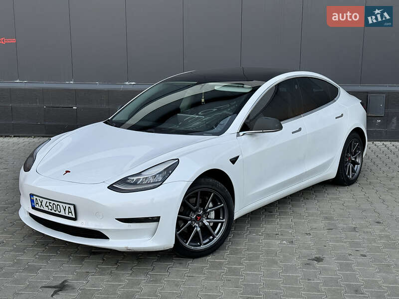 Tesla Model 3 (2020)