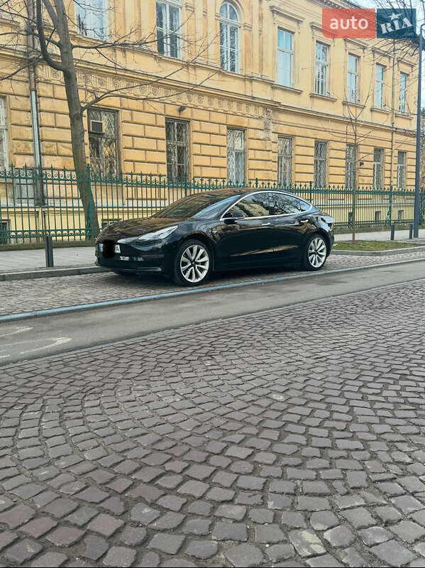 Tesla Model 3 (2018)