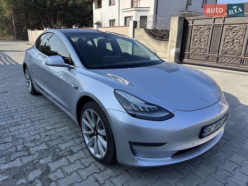 Tesla Model 3 (2018)