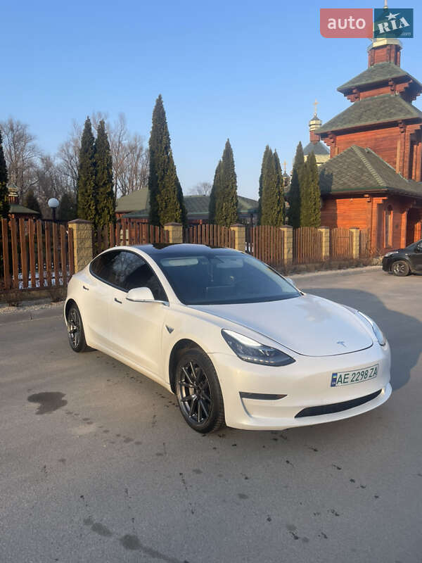 Tesla Model 3 (2018)