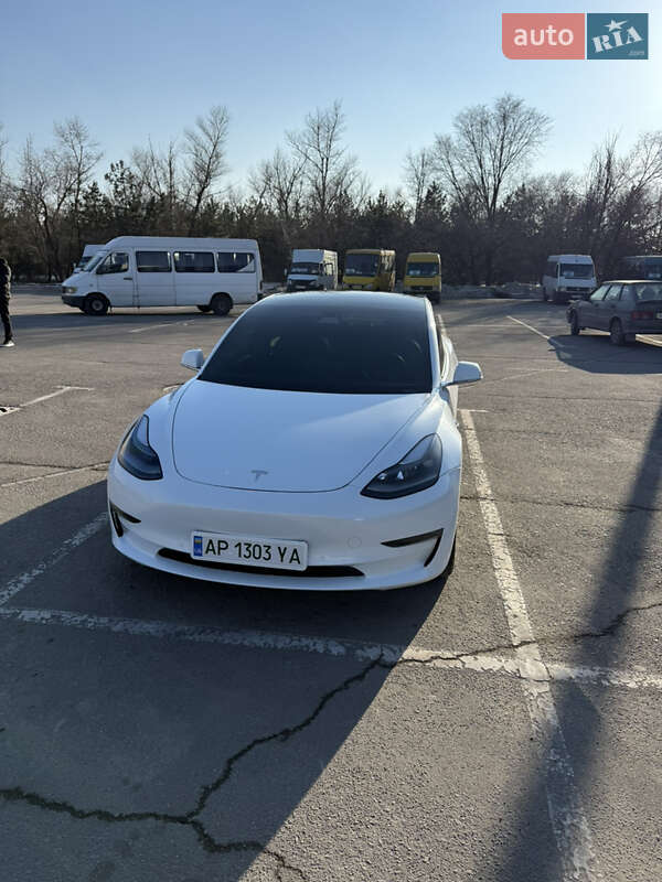 Tesla Model 3 (2019)