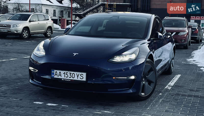 Tesla Model 3 (2021)