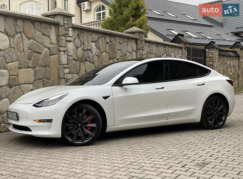 Tesla Model 3 (2020)